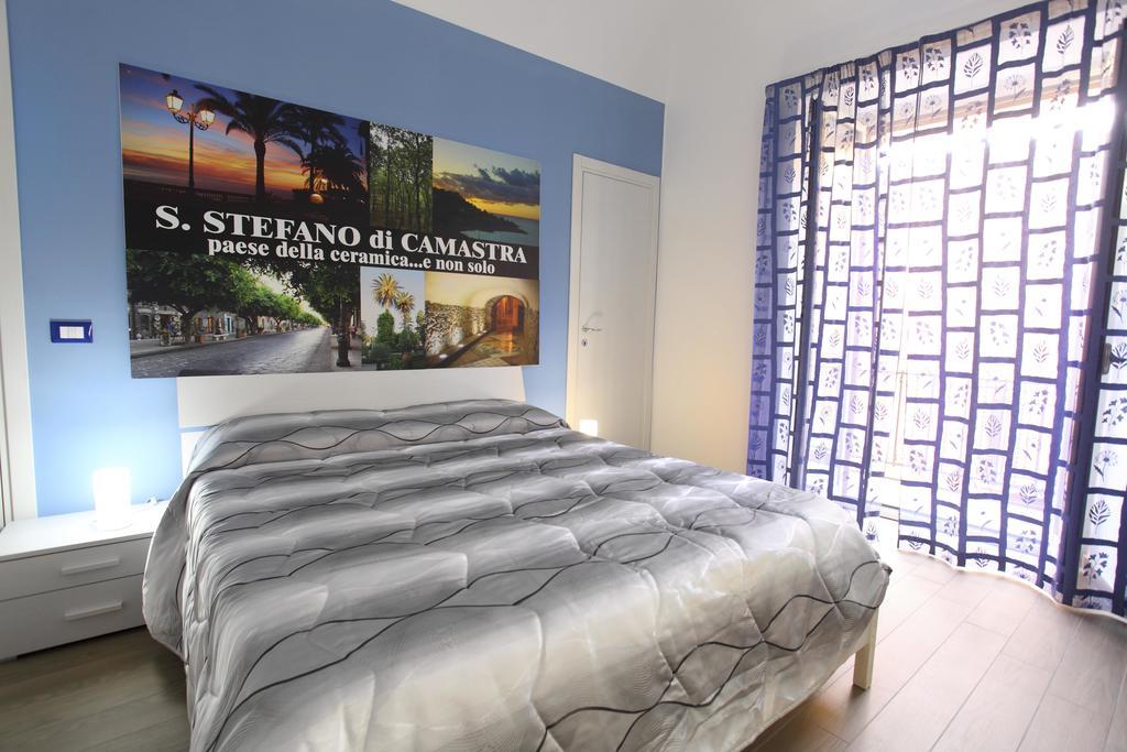 B&B La Grande Mela Santo Stefano di Camastra Rom bilde